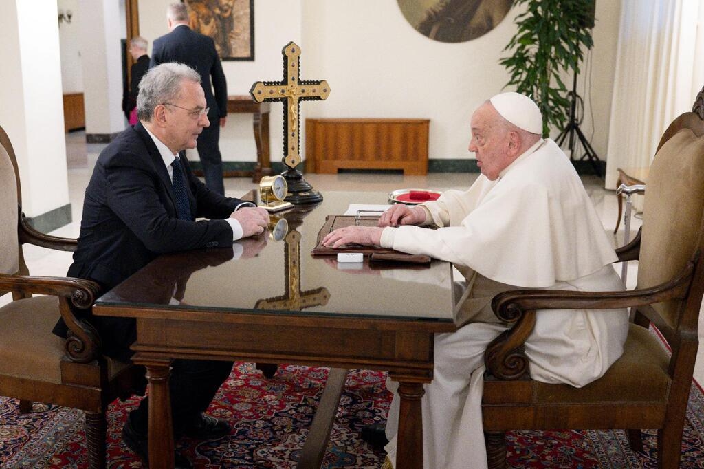 A l'occasion du 57e anniversaire de Sant'Egidio, le pape François a reçu en audience Marco Impagliazzo auquel il a transmis ses encouragements à poursuivre la recherche de la paix et l'accueil des migrants